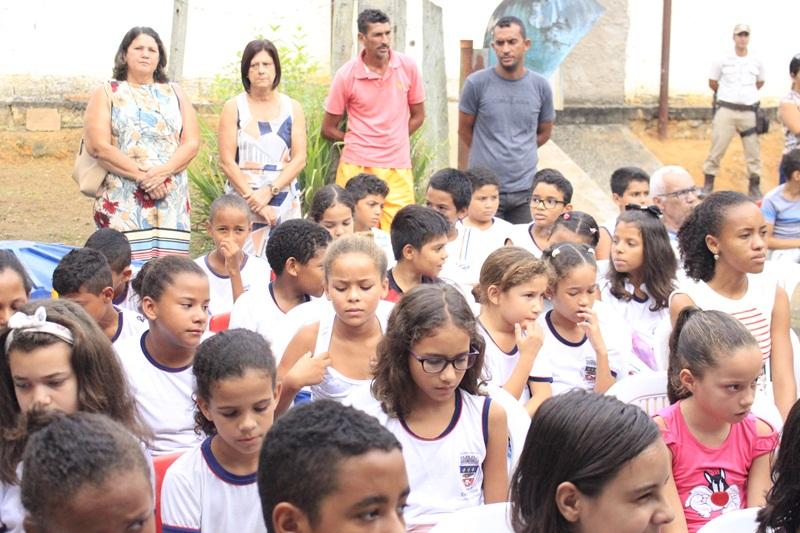 Medeiros Neto: Secretaria de Educação realiza aula inaugural do projeto CRIAF