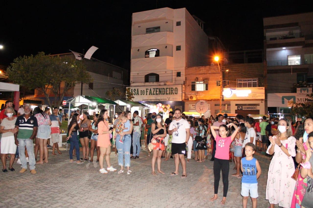 Primeiro dia do “Arte na Praça” surpreende com recorde de público. Hoje tem mais!