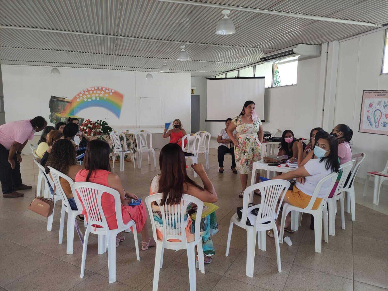 Em Pré-Jornada Pedagógica, secretária da Educação anuncia preparação para retorno às aulas presenciais em Itanhém