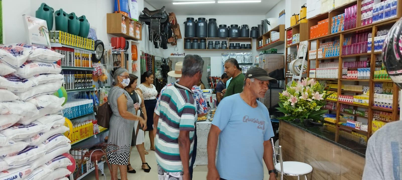 Com mais de 20 anos de tradição, a nova loja do Armazém do Campo é reinaugurada em Medeiros Neto