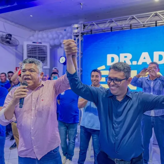 Caravelas vive dia de política e paixão: multidão participa da Convenção do Dr. Adauto