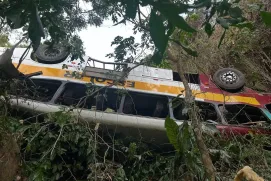 Acidente com ônibus no interior de Alagoas deixa 23 mortos e quase 30 feridos