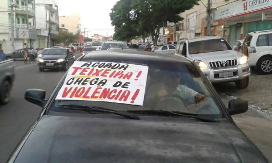 Representantes comerciais realizam manifestação e pedem fim de violência em Teixeira de Freitas.