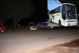 BA 290: Criminosos armados promovem arrastão em ônibus da Viação do Expresso Brasileiro próximo a Medeiros Neto