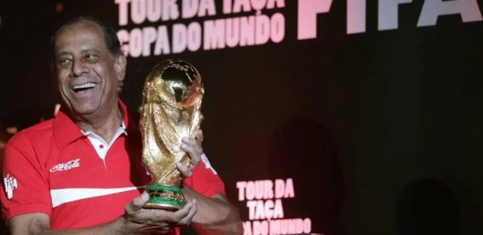 Capitão do tri, Carlos Alberto Torres morre aos 72 anos