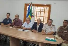 Prefeito João Bosco e forças de segurança explicam ações para o combate a violência em Teixeira de Freitas‏.