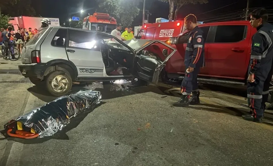 Colisão frontal no centro de Teixeira deixa uma vítima fatal