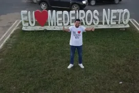 Documentário "Eu Amo Medeiros Neto de Jandinho Sampaio" preserva história e cultura medeirosnetense