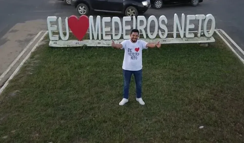 Documentário "Eu Amo Medeiros Neto de Jandinho Sampaio" preserva história e cultura medeirosnetense