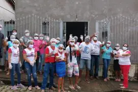 Em Ação Social, igreja Metodista Wesleyana do bairro Monte Santo distribui 3.000 pães em Itanhém