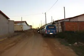 Diarista é conduzida pela polícia suspeita de furto à residência no Condomínio Vila Bela, em Medeiros Neto