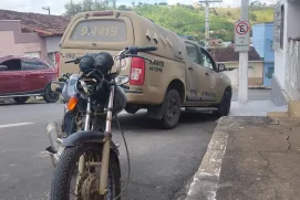 Furto em Medeiros Neto termina com prisão e desabafo do ladrão: "Você deveria tomar vergonha e colocar um pneu novo na moto"