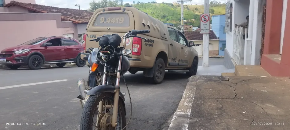 Furto em Medeiros Neto termina com prisão e desabafo do ladrão: "Você deveria tomar vergonha e colocar um pneu novo na moto"
