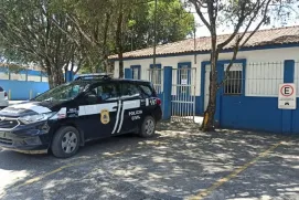 Homem filma vizinha tomando banho e é preso por importunação sexual