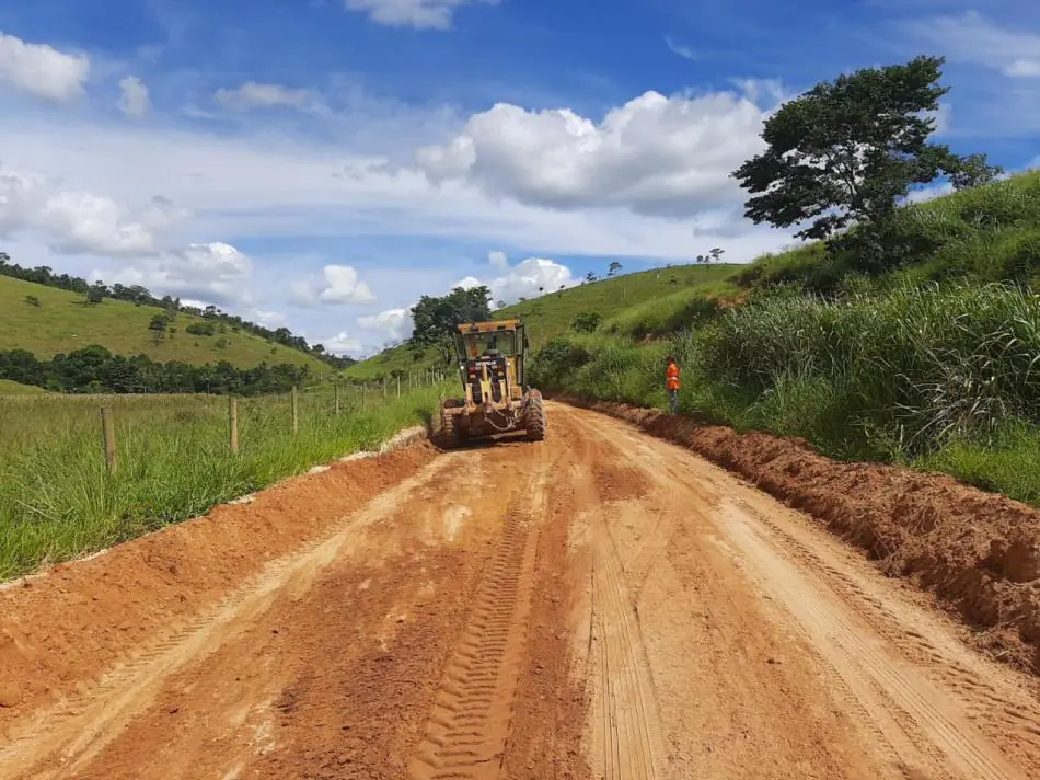 Infra não para: Além de Ibirajá, equipes seguem com manutenção na estrada de Batinga