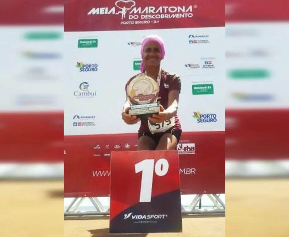 Itanhém: Atleta da Equipe Água Preta de Atletismo conquista primeiro lugar na Maratona do Descobrimento, em Porto Seguro.