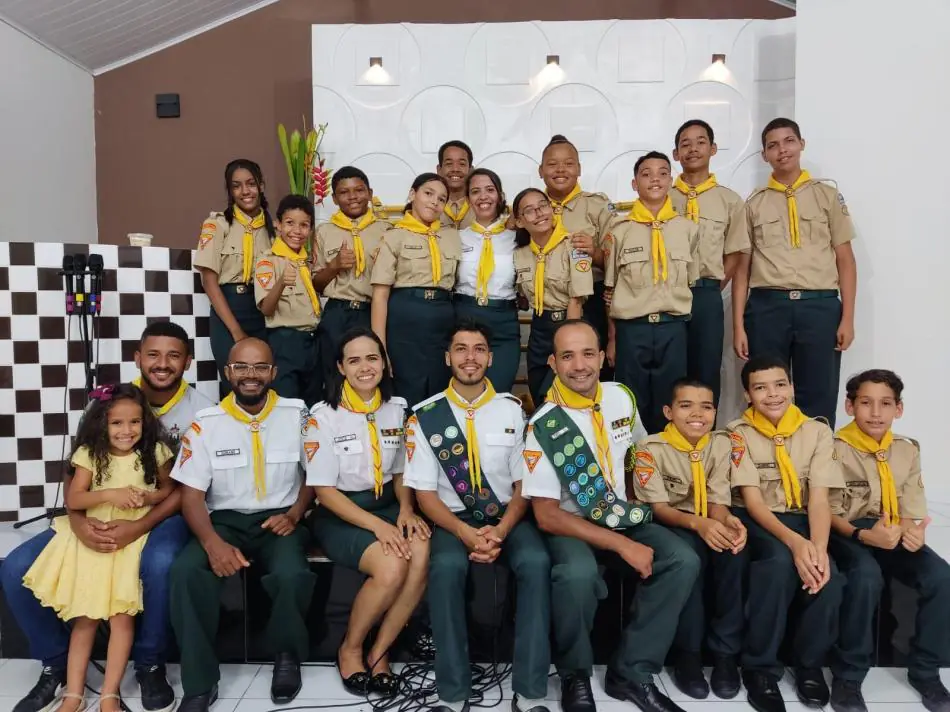 Medeiros Neto: Clube de Desbravadores realiza cerimônia de Admissão em Lenço