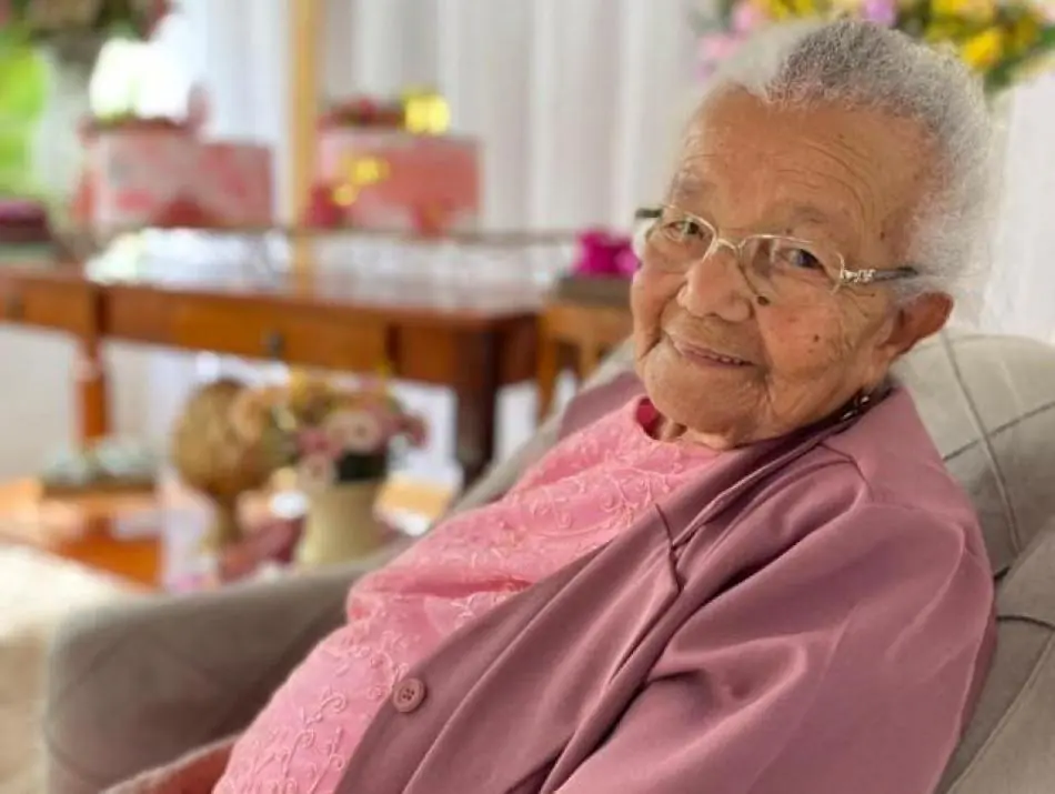 Morre em Medeiros Neto, aos 98 anos, Bruna Resende Teixeira