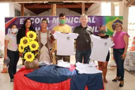 Prefeitura de Itanhém inicia distribuição de uniformes escolares aos alunos da rede municipal