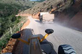 Prefeitura de Jucuruçu realiza recuperação das estradas de Coqueiro e comunidades da região