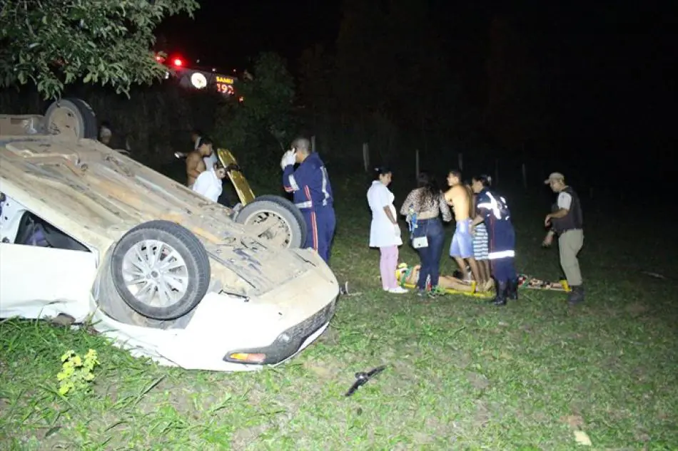 Acidente deixa cinco feridos na BA-290, próximo a Curva de Queroba