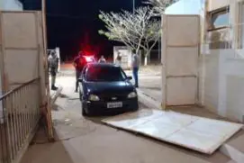 Teixeira de Freitas: Homem tenta invadir com carro presídio para visitar o filho