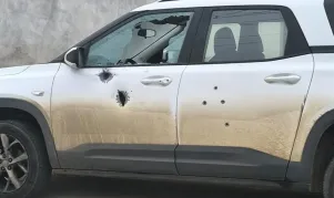 Veículo é alvejado por tiros durante a madrugada em Ibirapuã; Polícia Civil investiga o caso