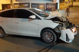 Vídeo: veículo desgovernado atinge outro na Avenida Iluminato Bomjardim